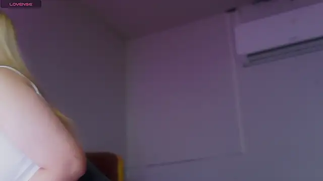 laybunny1 online show from 5, 3, 2026