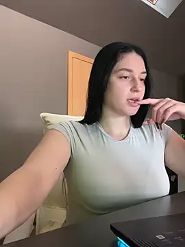 moniqque online show from 13, 10, 2025