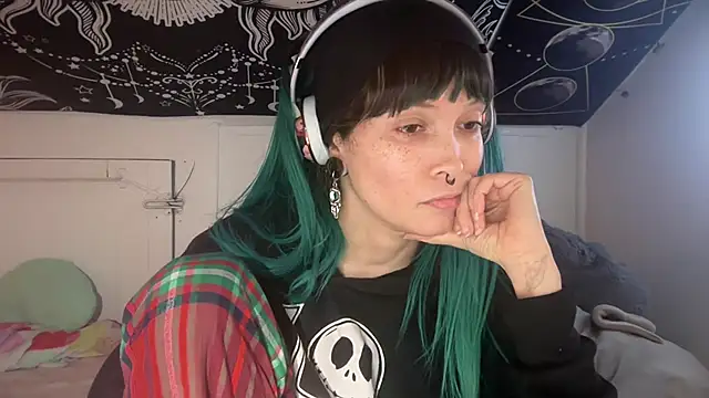 Snapshot of FRRANNKIE chatting on 5, 1, 2025 FRRANNKIE online show from 5, 1, 2025