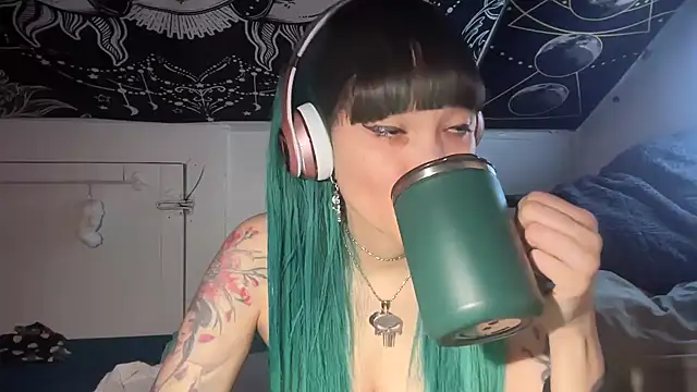 Snapshot of FRRANNKIE chatting on 5, 2, 2025 FRRANNKIE online show from 5, 2, 2025
