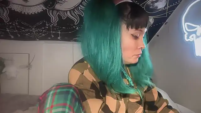 Snapshot of FRRANNKIE chatting on 18, 2, 2025 FRRANNKIE online show from 18, 2, 2025