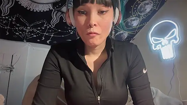 Snapshot of FRRANNKIE chatting on 23, 2, 2025 FRRANNKIE online show from 23, 2, 2025