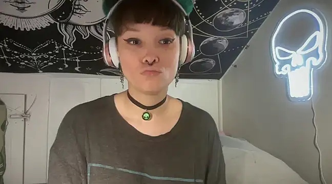 Snapshot of FRRANNKIE chatting on 19, 3, 2025 FRRANNKIE online show from 19, 3, 2025