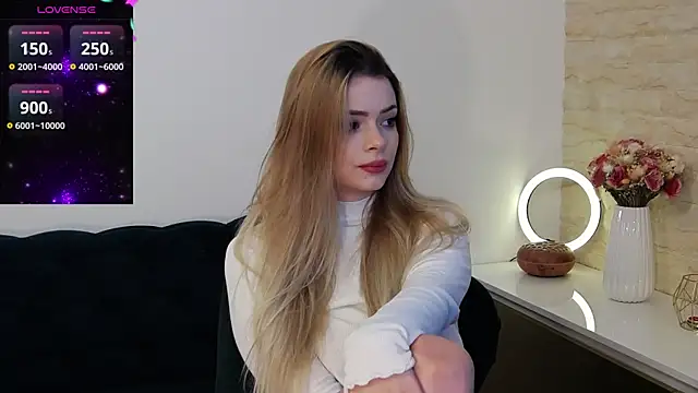 Kailynn Moenn online show from 6, 12, 2024