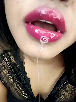 Hotlisa online show from 15, 3, 2025