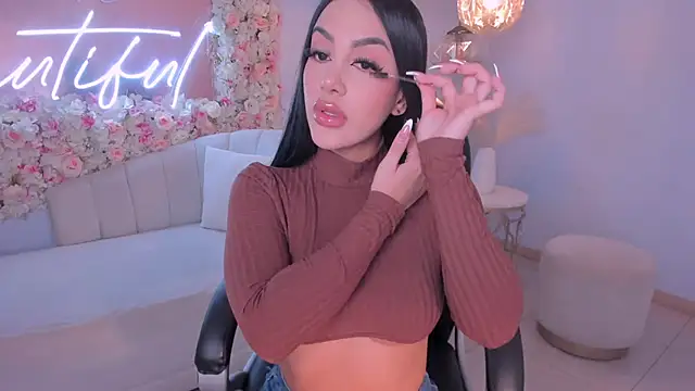 Snapshot of MileyCruz_ chatting on 2, 12, 2024 MileyCruz online show from 2, 12, 2024