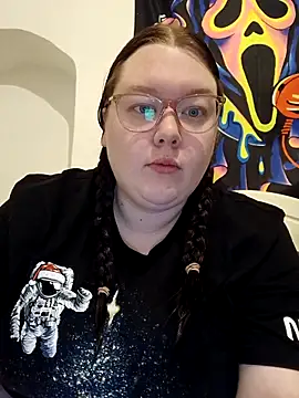 Sexycurvyemilyy online show from 18, 11, 2025