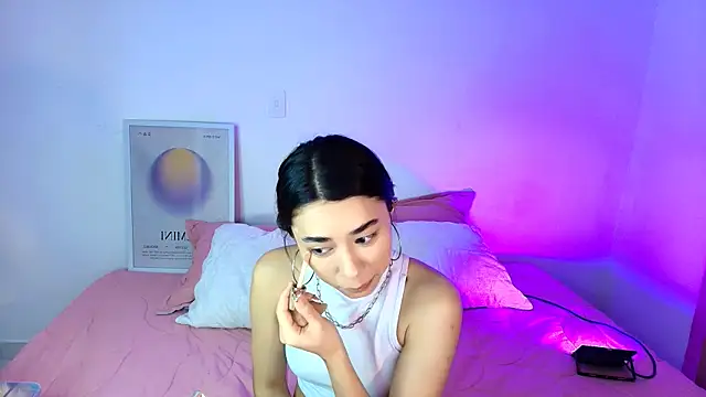 AmyOlimpo online show from 17, 4, 2026