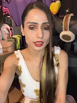 LaPetitechienne1 online show from 10, 1, 2025