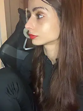 LaPetitechienne1 online show from 17, 1, 2025