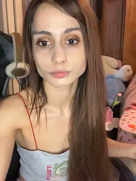 LaPetitechienne1 online show from 28, 1, 2025