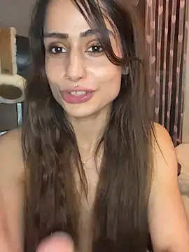 LaPetitechienne1 online show from 22, 2, 2025