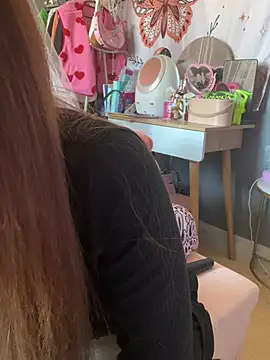 LaPetitechienne1 online show from 20, 3, 2025