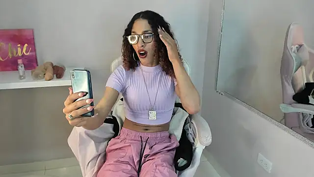 StefanyMiler online show from 10, 1, 2025