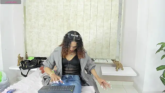 StefanyMiler online show from 12, 2, 2025