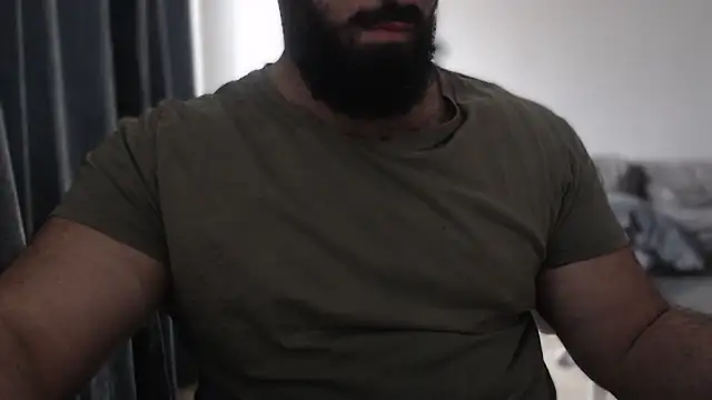 Snapshot of hugemachohandsome chatting on 10, 10, 2025 hugemachohandsome online show from 10, 10, 2025