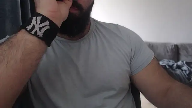 Snapshot of hugemachohandsome chatting on 16, 10, 2025 hugemachohandsome online show from 16, 10, 2025