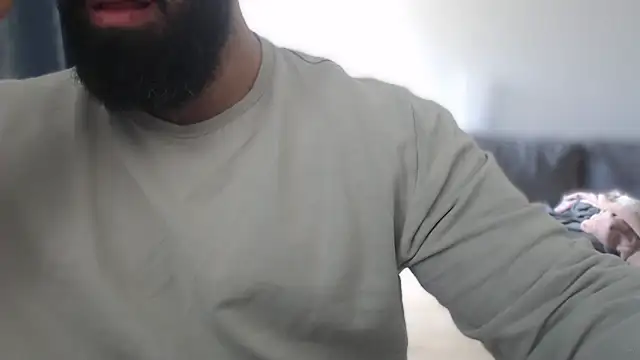 Snapshot of hugemachohandsome chatting on 18, 10, 2025 hugemachohandsome online show from 18, 10, 2025