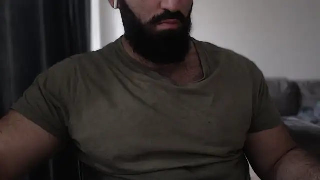 Snapshot of hugemachohandsome chatting on 20, 10, 2025 hugemachohandsome online show from 20, 10, 2025