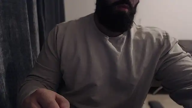 Snapshot of hugemachohandsome chatting on 25, 10, 2025 hugemachohandsome online show from 25, 10, 2025