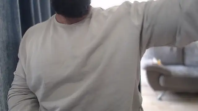 Snapshot of hugemachohandsome chatting on 27, 10, 2025 hugemachohandsome online show from 27, 10, 2025