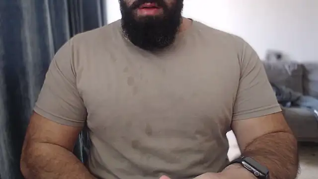 Snapshot of hugemachohandsome chatting on 29, 10, 2025 hugemachohandsome online show from 29, 10, 2025