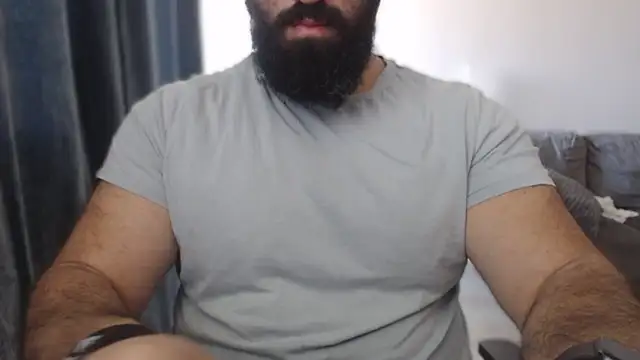 Snapshot of hugemachohandsome chatting on 5, 11, 2025 hugemachohandsome online show from 5, 11, 2025