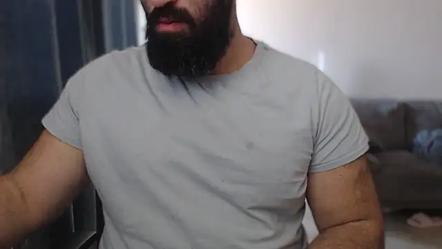 Snapshot of hugemachohandsome chatting on 6, 11, 2025 hugemachohandsome online show from 6, 11, 2025