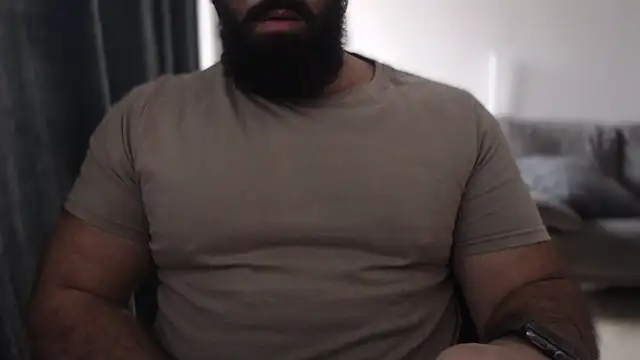 Snapshot of hugemachohandsome chatting on 7, 11, 2025 hugemachohandsome online show from 7, 11, 2025