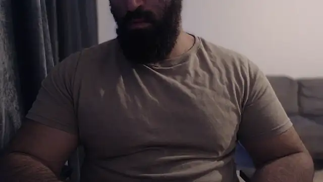 Snapshot of hugemachohandsome chatting on 8, 11, 2025 hugemachohandsome online show from 8, 11, 2025