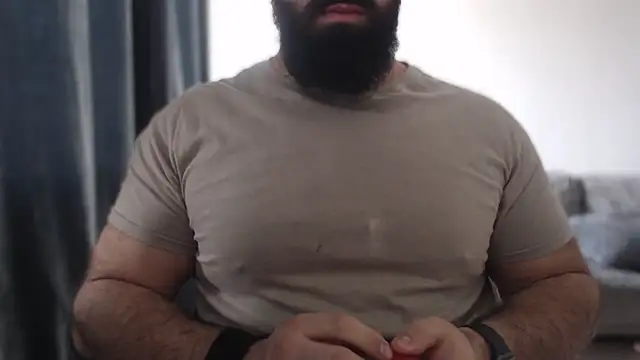 Snapshot of hugemachohandsome chatting on 13, 11, 2025 hugemachohandsome online show from 13, 11, 2025