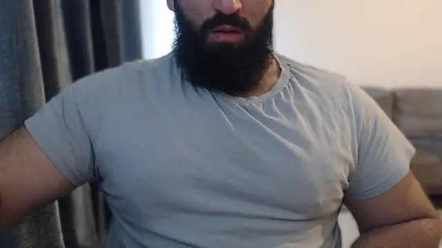 Snapshot of hugemachohandsome chatting on 19, 11, 2025 hugemachohandsome online show from 19, 11, 2025