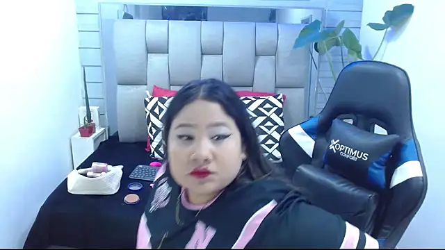 Snapshot of evelin_zaens chatting on 28, 6, 2026 evelin zaens online show from 28, 6, 2026