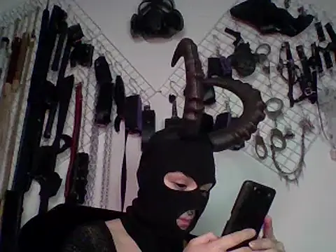 FeticheMacabre online show from 8, 1, 2025