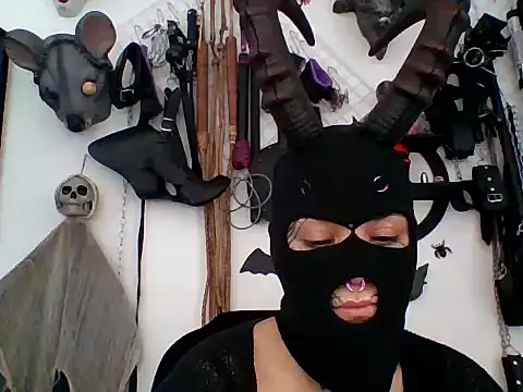 Snapshot of FeticheMacabre chatting on 7, 4, 2026 FeticheMacabre online show from 7, 4, 2026