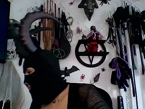 Snapshot of FeticheMacabre chatting on 17, 4, 2026 FeticheMacabre online show from 17, 4, 2026