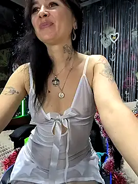 Snapshot of KikiXRed chatting on 21, 12, 2024 KikiXRed online show from 21, 12, 2024