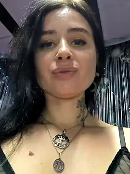 Snapshot of KikiXRed chatting on 17, 1, 2025 KikiXRed online show from 17, 1, 2025