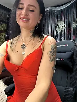 Snapshot of KikiXRed chatting on 6, 2, 2025 KikiXRed online show from 6, 2, 2025