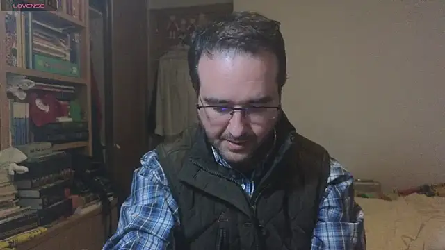 curiosillo83 online show from 4, 2, 2025