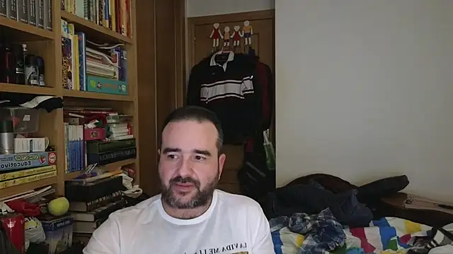 curiosillo83 online show from 4, 4, 2026