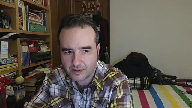 curiosillo83 online show from 16, 4, 2026