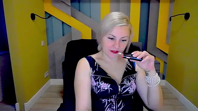 Candy Long online show from 3, 12, 2024