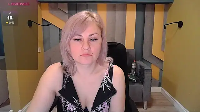 Candy Long online show from 9, 12, 2024