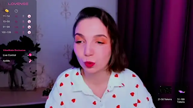 KindHazelHere  online show from 28, 11, 2025