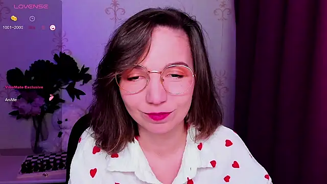 KindHazelHere  online show from 18, 3, 2026