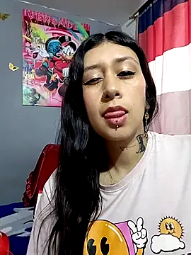 Snapshot of Giuliana90 chatting on 3, 3, 2026 Giuliana90 online show from 3, 3, 2026