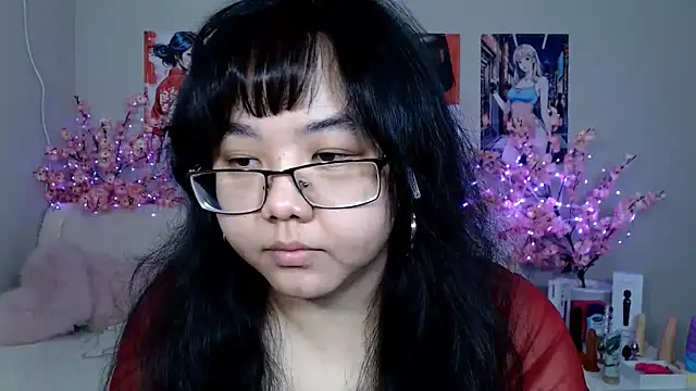 Snapshot of Moertomlly chatting on 7, 5, 2026 Moertomlly online show from 7, 5, 2026