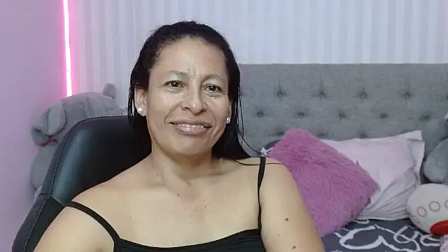 mature martina online show from 5, 2, 2025
