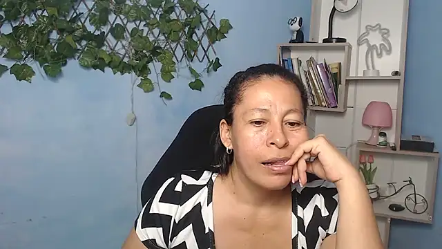 Snapshot of mature_martina chatting on 20, 12, 2025 mature martina online show from 20, 12, 2025